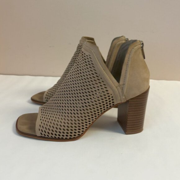 Vince Camuto Tan Leather Peep-Toe Heels - Size 8M - Picture 1 of 4